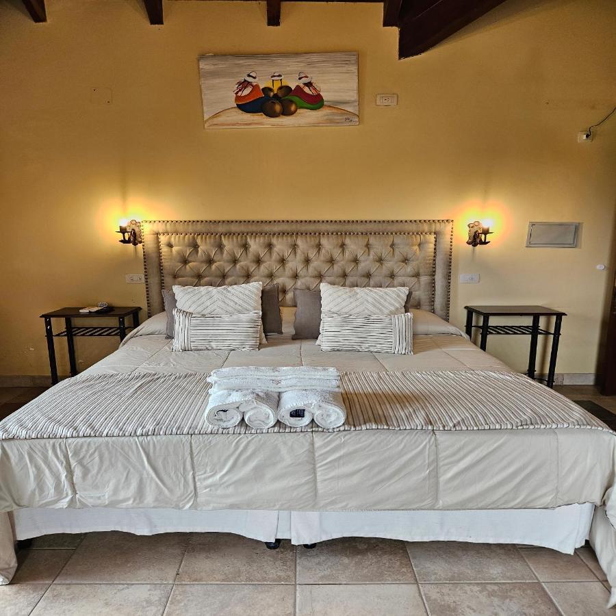 Rincon Del Cerro Hotel San Lorenzo  Exterior photo